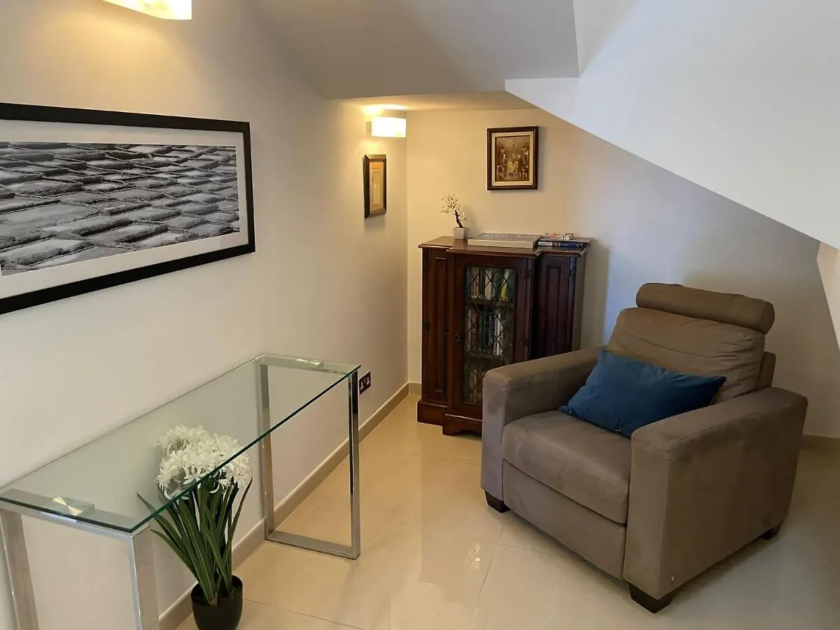 Villa Oasis, A Modern Stylish Villa In Attard