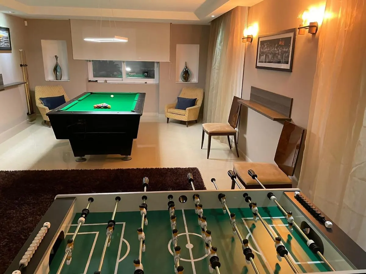 Villa Oasis, A Modern Stylish Villa In Attard Malta