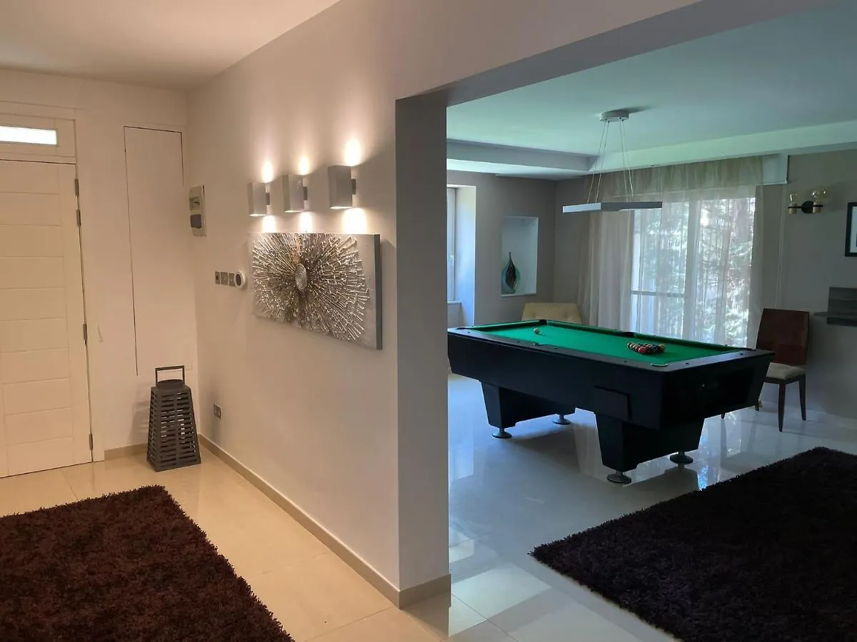 Villa Oasis, A Modern Stylish Villa In Attard Malta